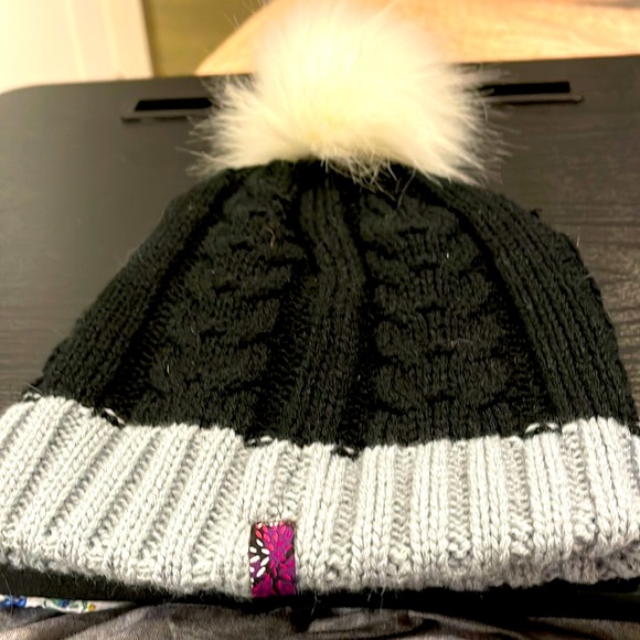 Ladies navy and pale blue toque - Picture 1 of 5